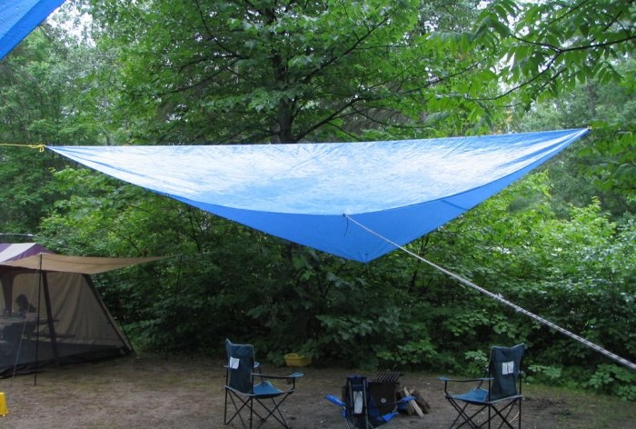 Quick and easy rain shelter