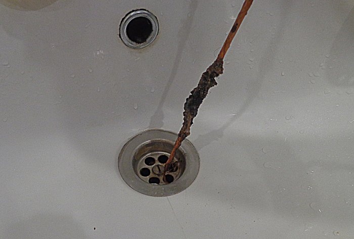 How to unclog a sink drain
