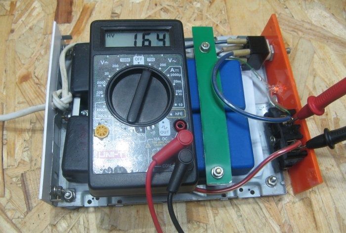 Conectamos un soldador de bajo voltaje a una red 220 sin transformador