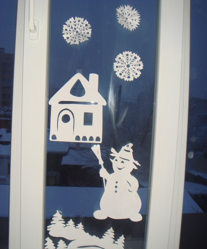 Fensterdekoration für die Neujahrsfeiertage