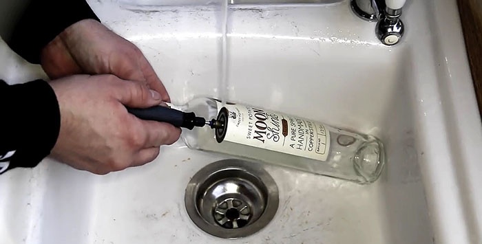 6 maneiras de cortar uma garrafa de vidro suavemente