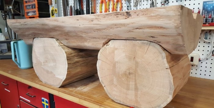 Oryginalna ławka wykonana z naturalnego drewna