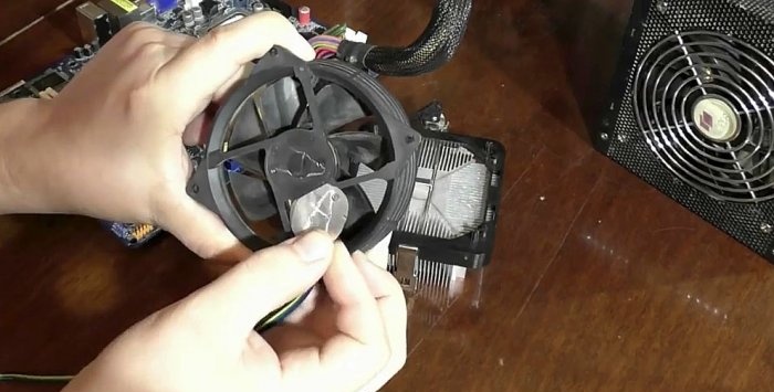 Lubrication ng isang computer cooler na walang maintenance