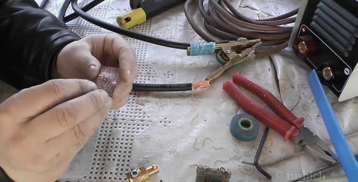 Simple welding cable connection without soldering