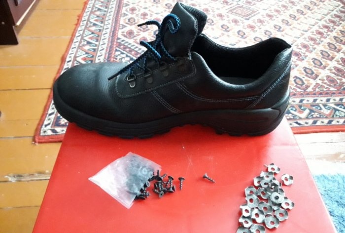 Preparando sapatos para o inverno Cravação e impregnação