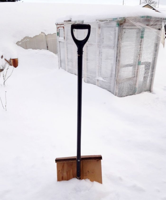 DIY drvena lopata za snijeg
