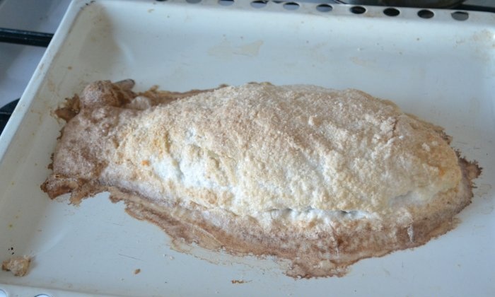 Cá diếc nướng muối