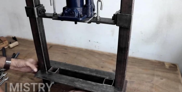 Press without welding from a car jack