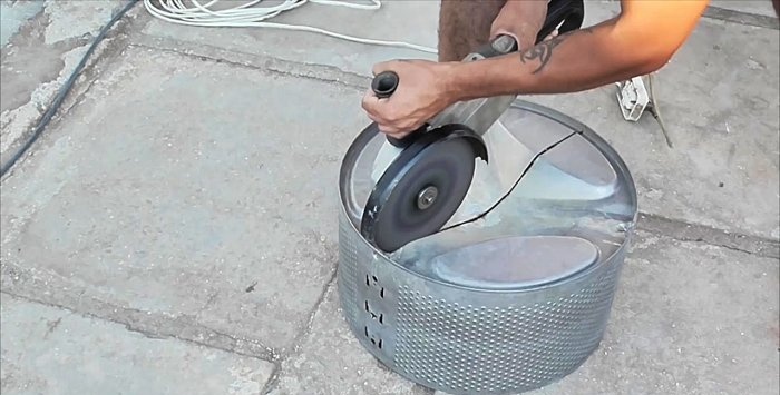 Brazier mula sa isang washing machine drum