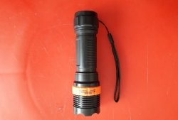 Modificarea unei lanterne (de la baterii AAA la baterie 18650)