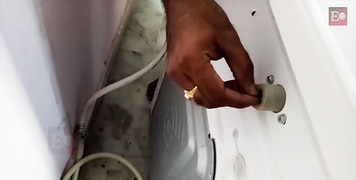 Cara membersihkan mesin basuh dari skala dan kotoran menggunakan soda dan cuka