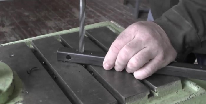 Fabriquer un long support de coupe pour une meuleuse d'angle