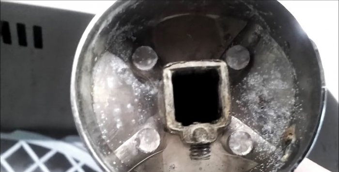 Le robinet fuit, réparation d'un mitigeur monocommande