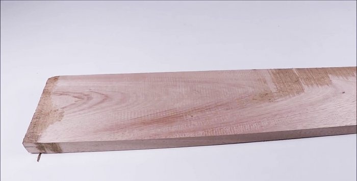 Accesorio de taladro para fresar productos de madera.