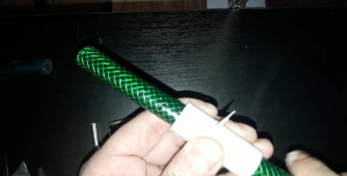 Cách dễ dàng làm dây nịt xoắn để đặt dây