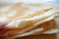 Tynn armensk lavash i ovnen