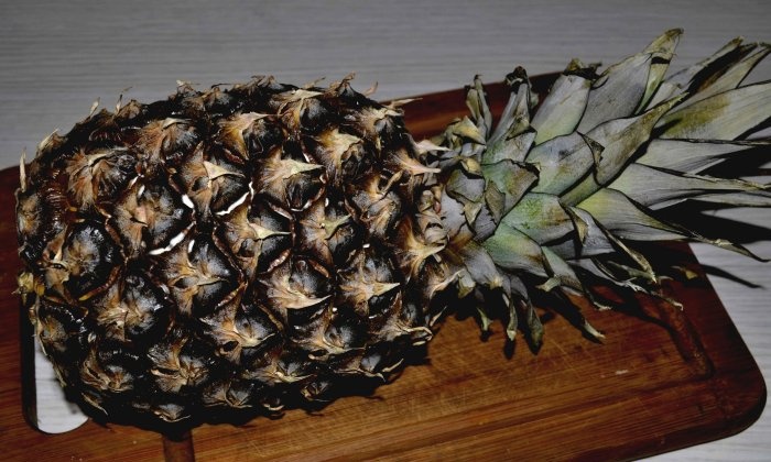 Wie man eine Ananas schön schneidet