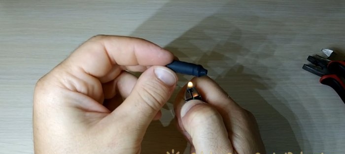 Breloc mini lanternă DIY