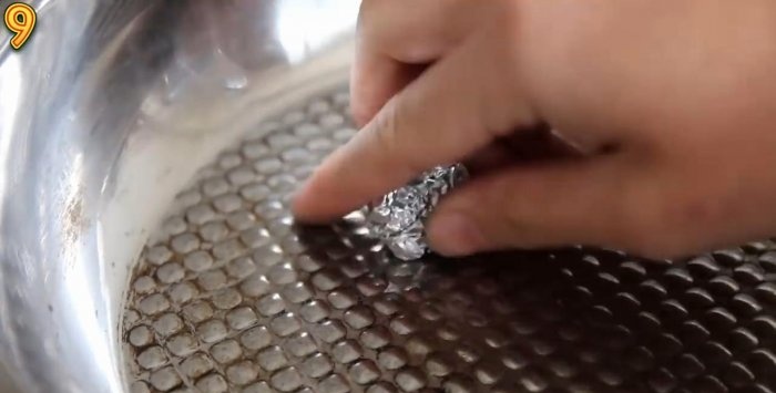 11 Useful Uses for Aluminum Foil