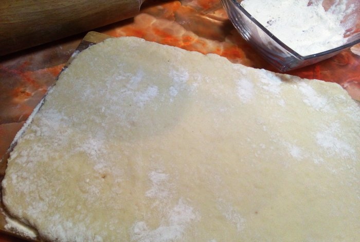 Hogyan lehet egyszerűen házi kenyeret sütni kenyérsütőgép nélkül