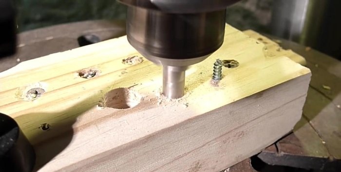 Methoden voor het verwijderen van gestripte en gebroken houtschroeven