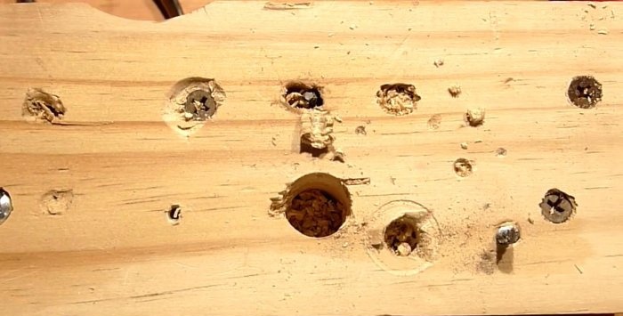 Métodos para quitar tornillos para madera pelados y rotos