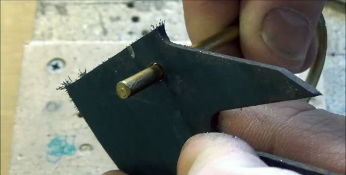 كيفية حفر أي فولاذ عالي السرعة باستخدام مثقاب البلاط