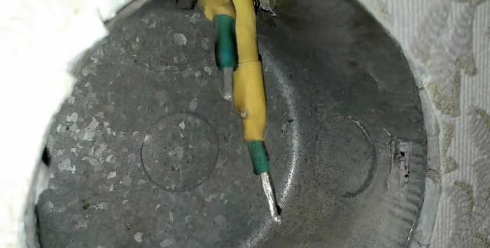 Com instal·lar un endoll si queden cables curts