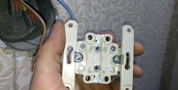 Paano mag-install ng socket kung may mga maikling wire na natitira