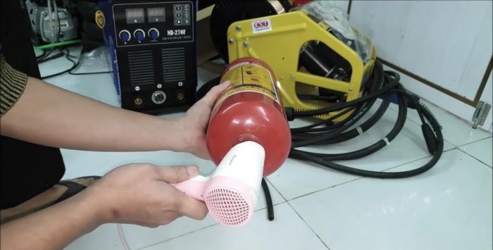 كيفية صنع جهاز استقبال لضاغط 12 فولت من طفاية الحريق