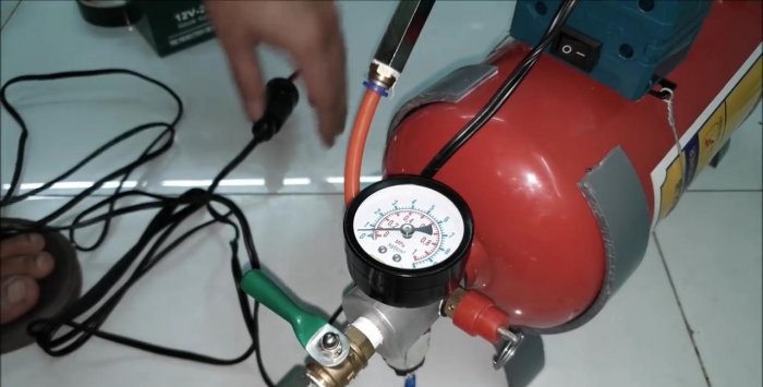 Как да направите приемник за 12 V компресор от пожарогасител