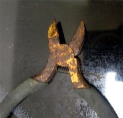 How to cheaply restore a rusty tool