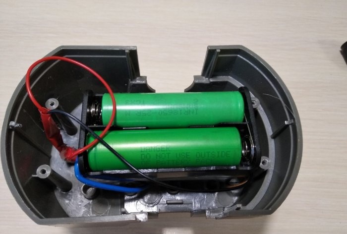 En enkel måte å konvertere en skrutrekker fra nikkel-kadmium-batterier til litium-ion-batterier