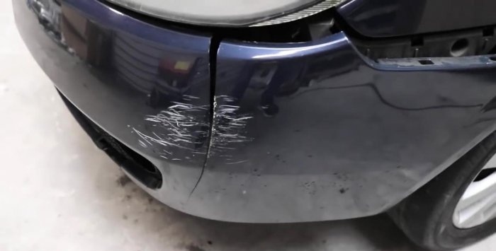 Como consertar uma rachadura no pára-choque de um carro