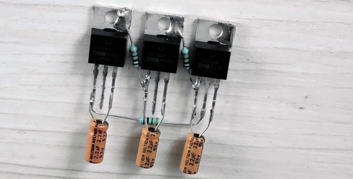 Den enkleste controller til at skifte RGB LED-strips med tre transistorer