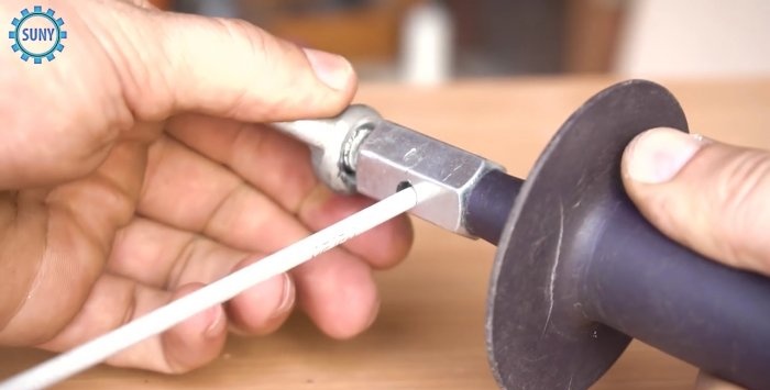 Hvordan lage en pålitelig elektrodeholder