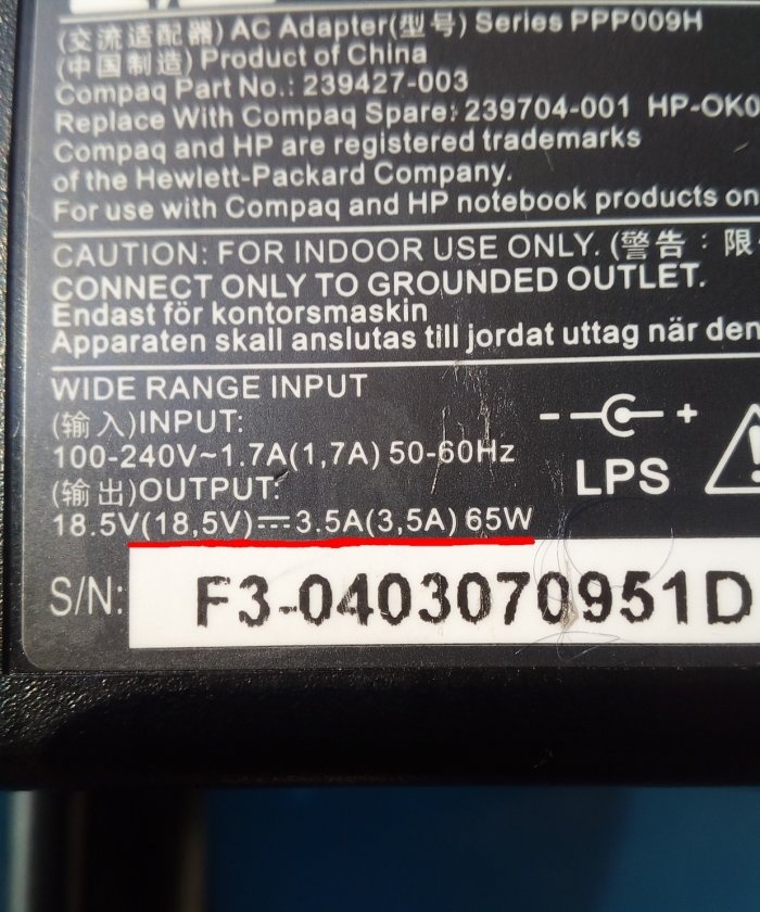 Pengecas bateri daripada bekalan kuasa komputer riba