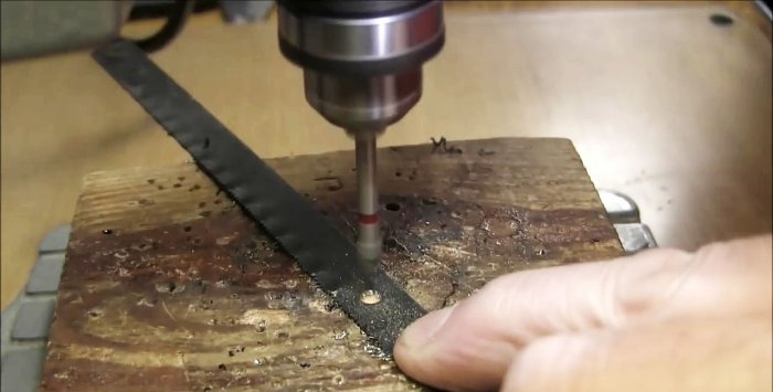 Method for shortening a hacksaw blade for metal