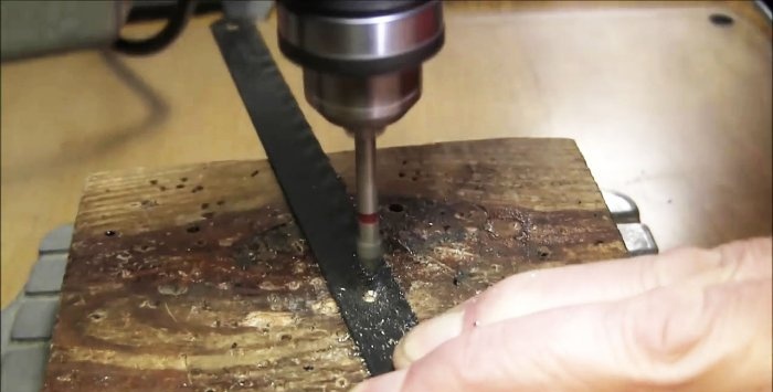 Metodă de scurtare a unei pânze de ferăstrău pentru metal
