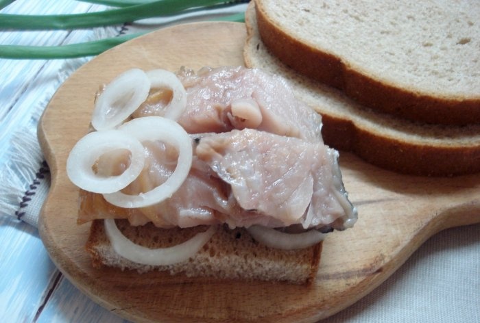 Lightly salted mackerel in a bottle