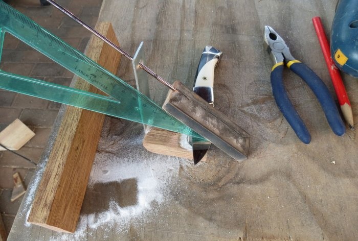 Een eenvoudig hulpmiddel voor het slijpen van messen onder een vaste hoek