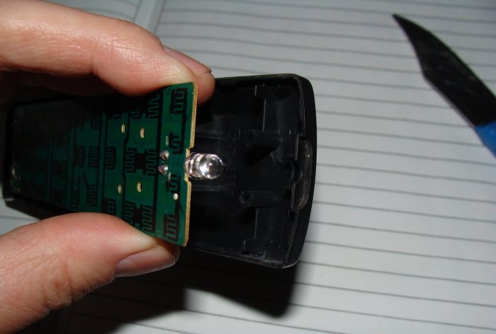 Udskiftning af IR-dioden i fjernbetjeningen øger kontrolområdet