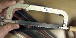 Método para acortar una hoja de sierra para metales.