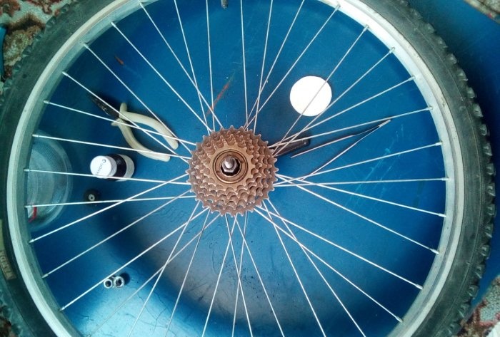 Tháo gỡ, bảo trì và lắp ráp trục sau và bánh cóc của bánh xe đạp