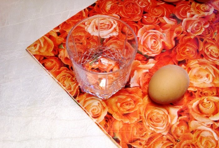 Cara mengupas telur rebus dengan cepat 4 kaedah yang terbukti