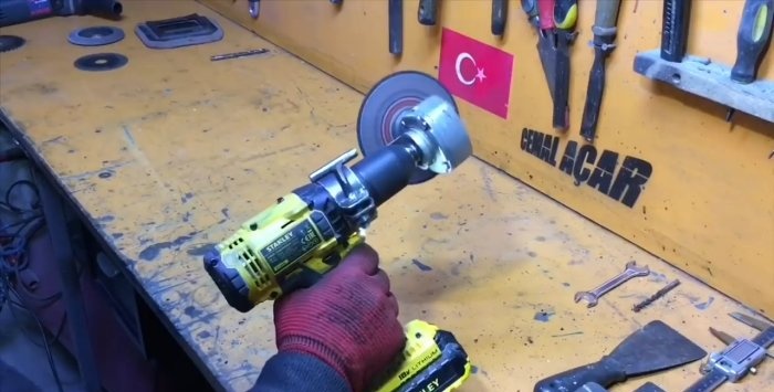 Do-it-yourself grinding cutting attachment para sa screwdriver