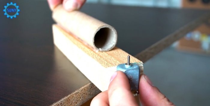 Hvordan lage et enkelt lasernivå fra en peker