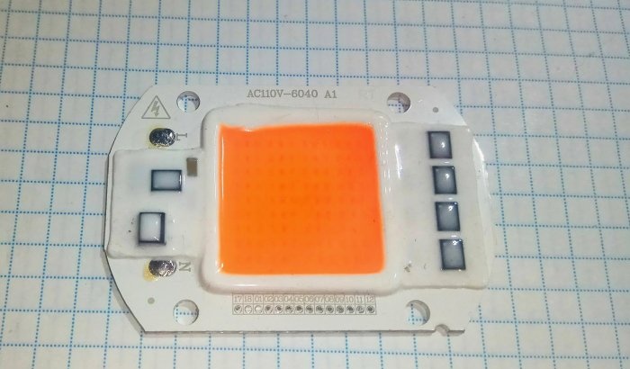 Paano paganahin ang isang cooler para sa paglamig ng LED matrix sa 220 V