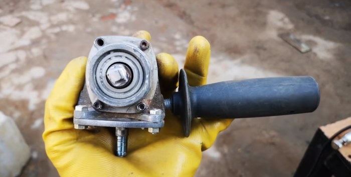 A device for a screwdriver from the gearbox of a broken angle grinder