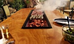 Hjemmelavet bord med indbygget grill